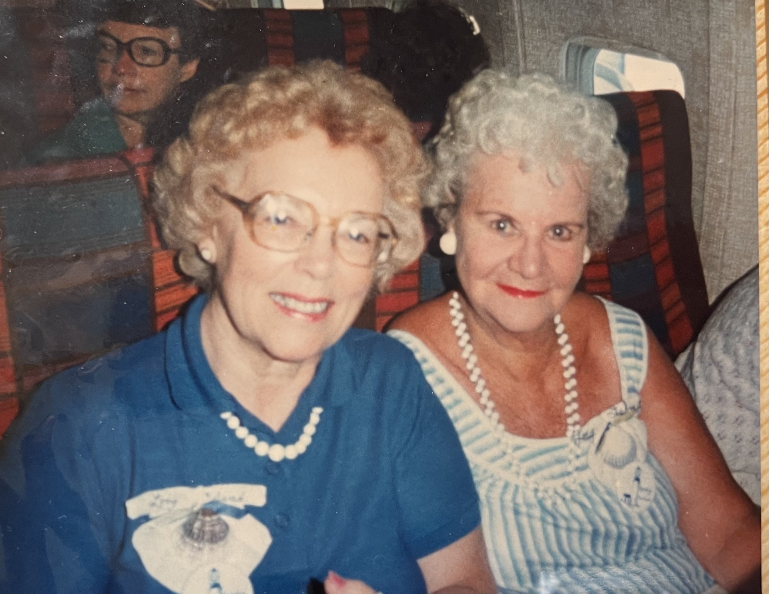 Elaine Hemmimghouse and Elsie Garretson on plane@ 1985 National Meeting