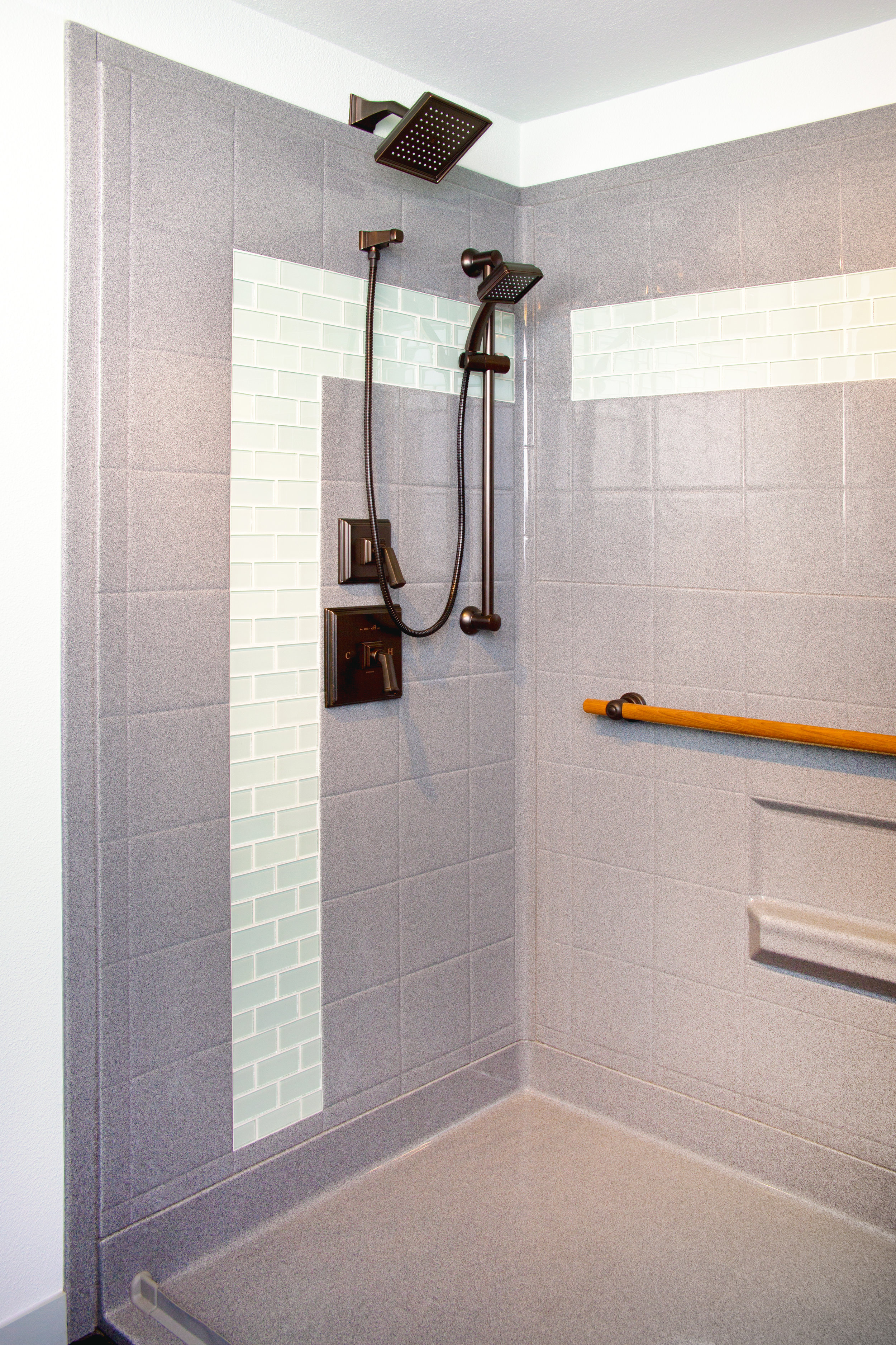 Bestbath WIS Green Gray Detail.jpg