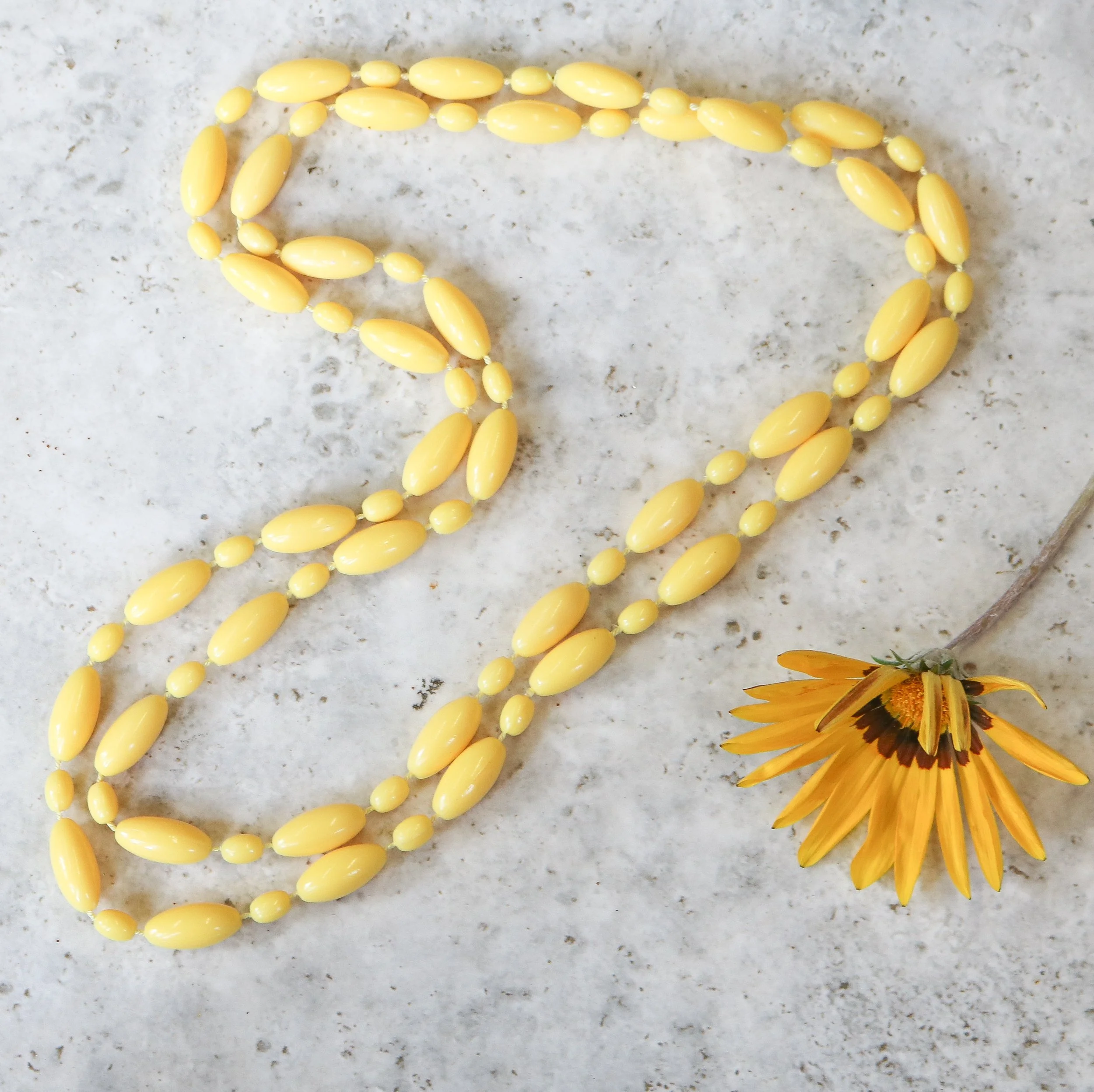 Long Vintage 80's plastic Necklace