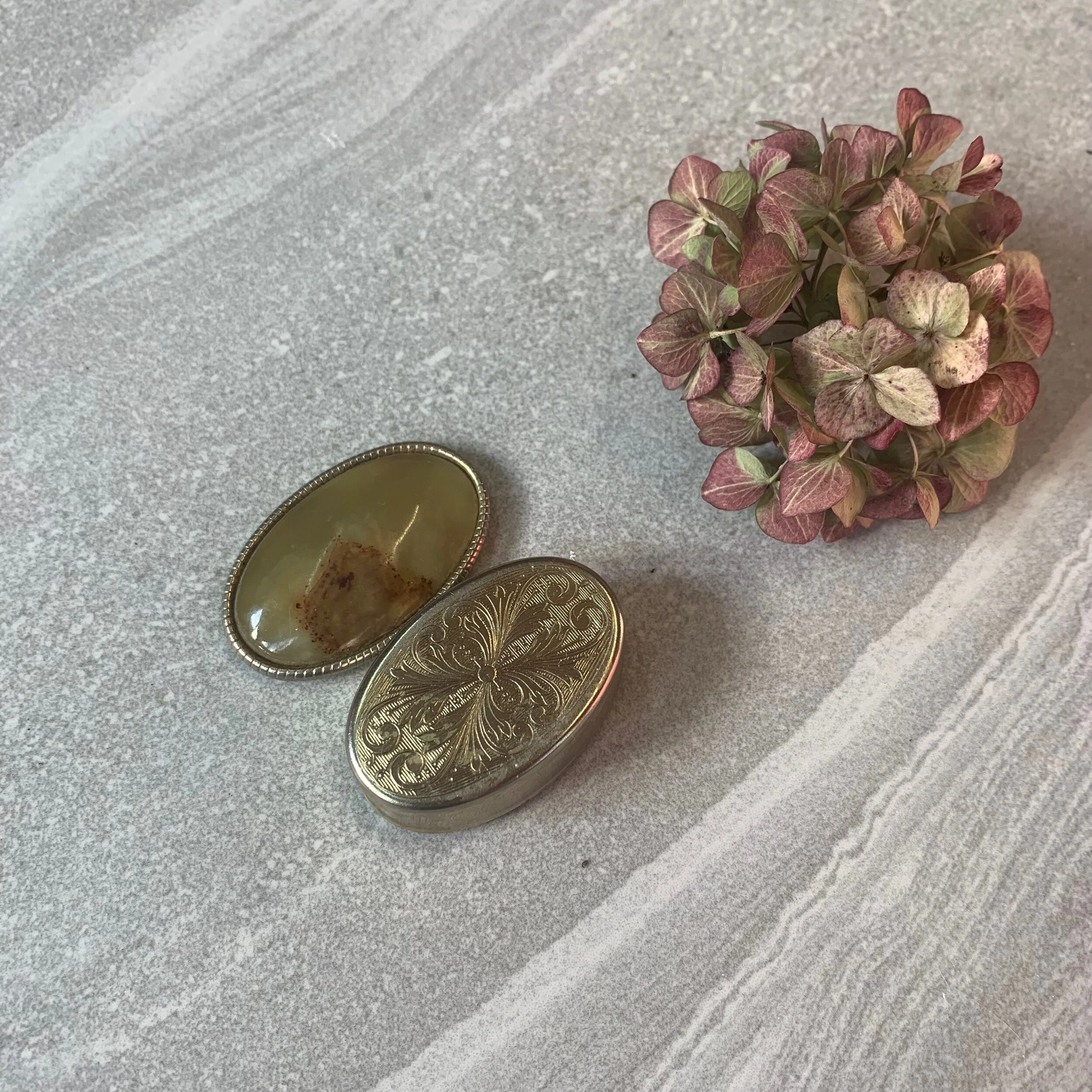 8A61241F-F87B-4BFC-9629-70D20A8B1B49