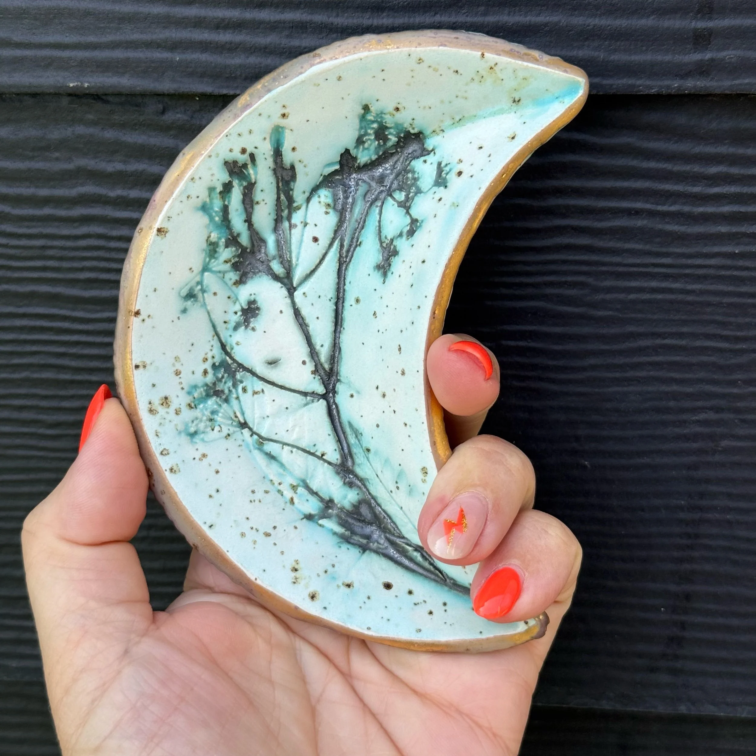Small Cow Parsley Ceramic Crescent Moon Dish