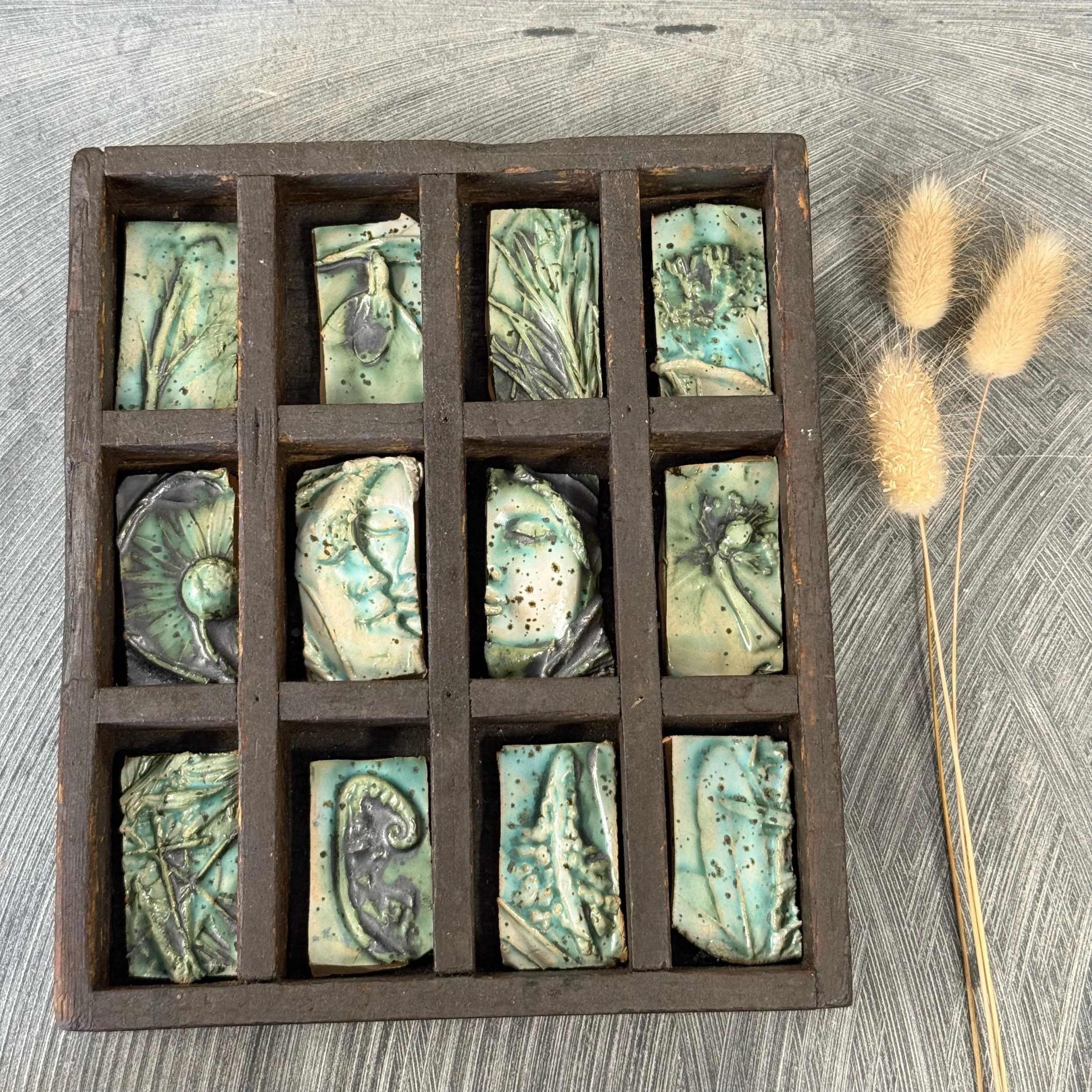 ORIGINAL BOTANICAL CERAMIC VINTAGE PRINTERS TRAY WALL HANGING