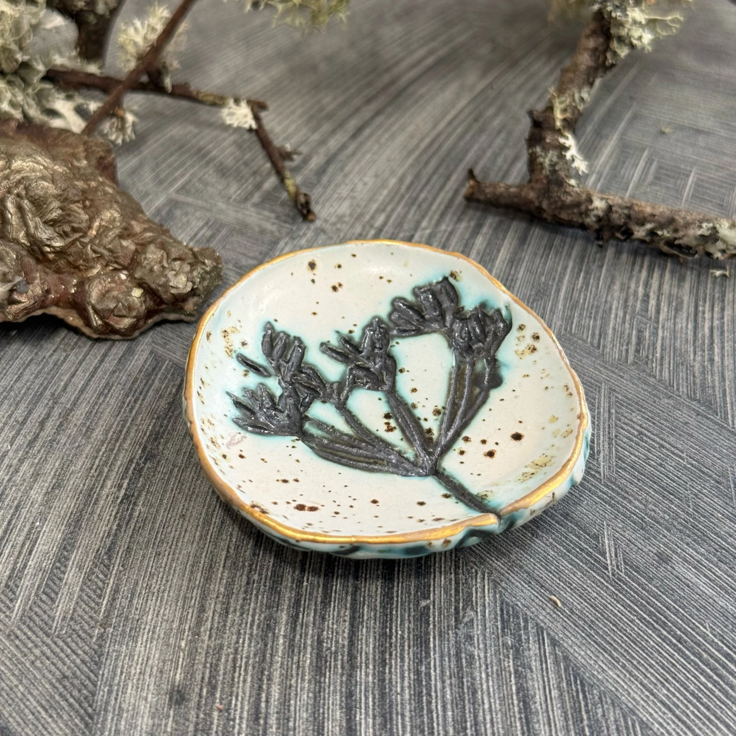 Medium round cow parsley ceramic Pebble Bowl