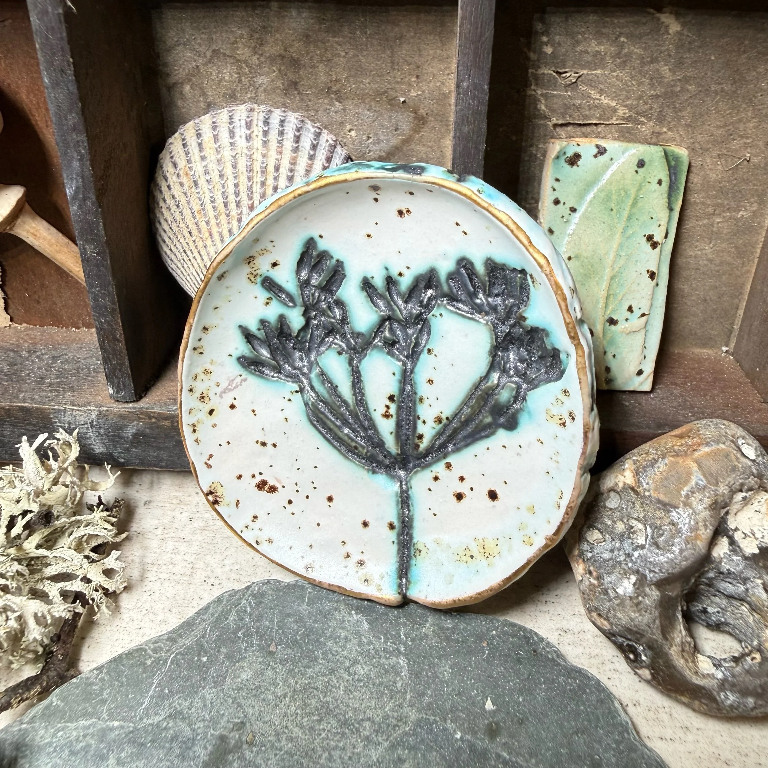 Medium round cow parsley ceramic Pebble Bowl