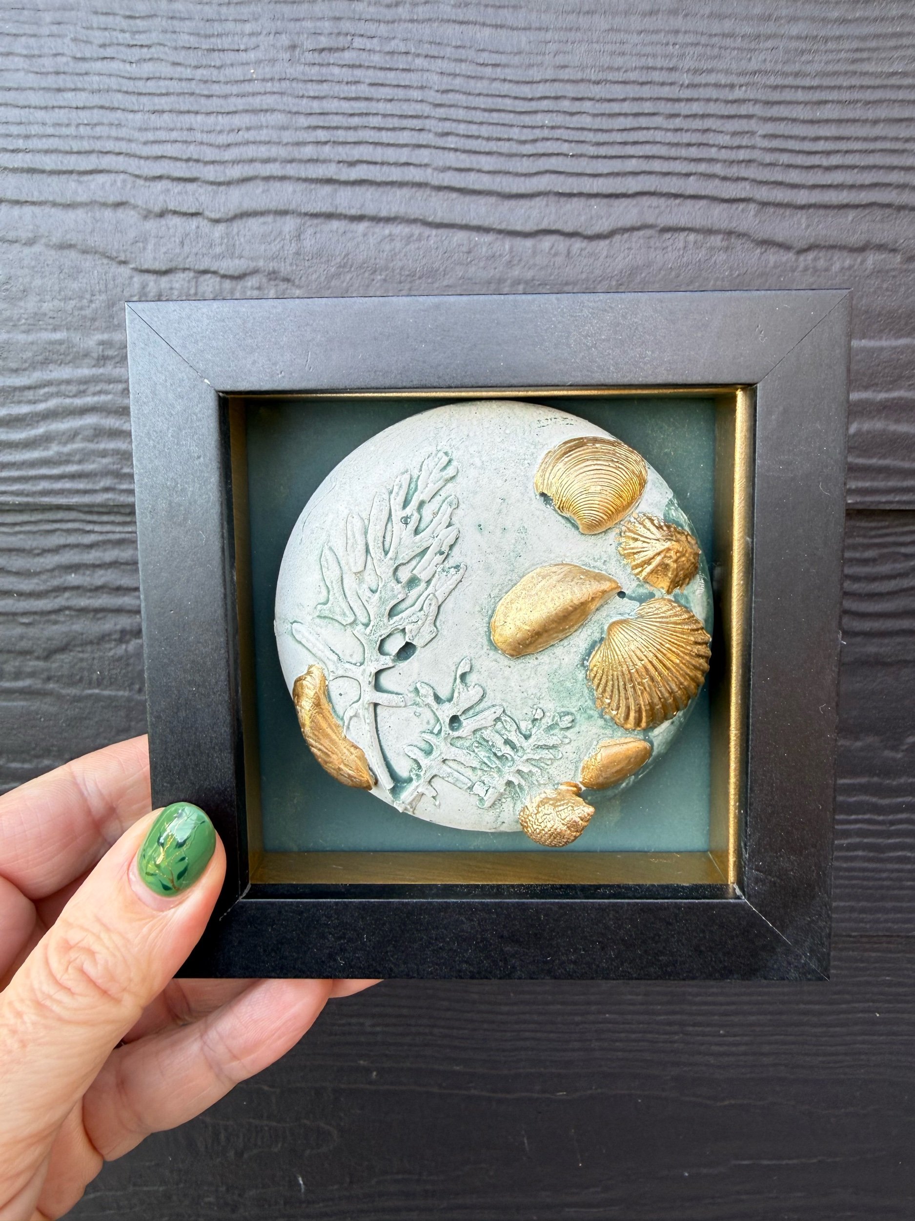Water element botanical shell framed cast (second)