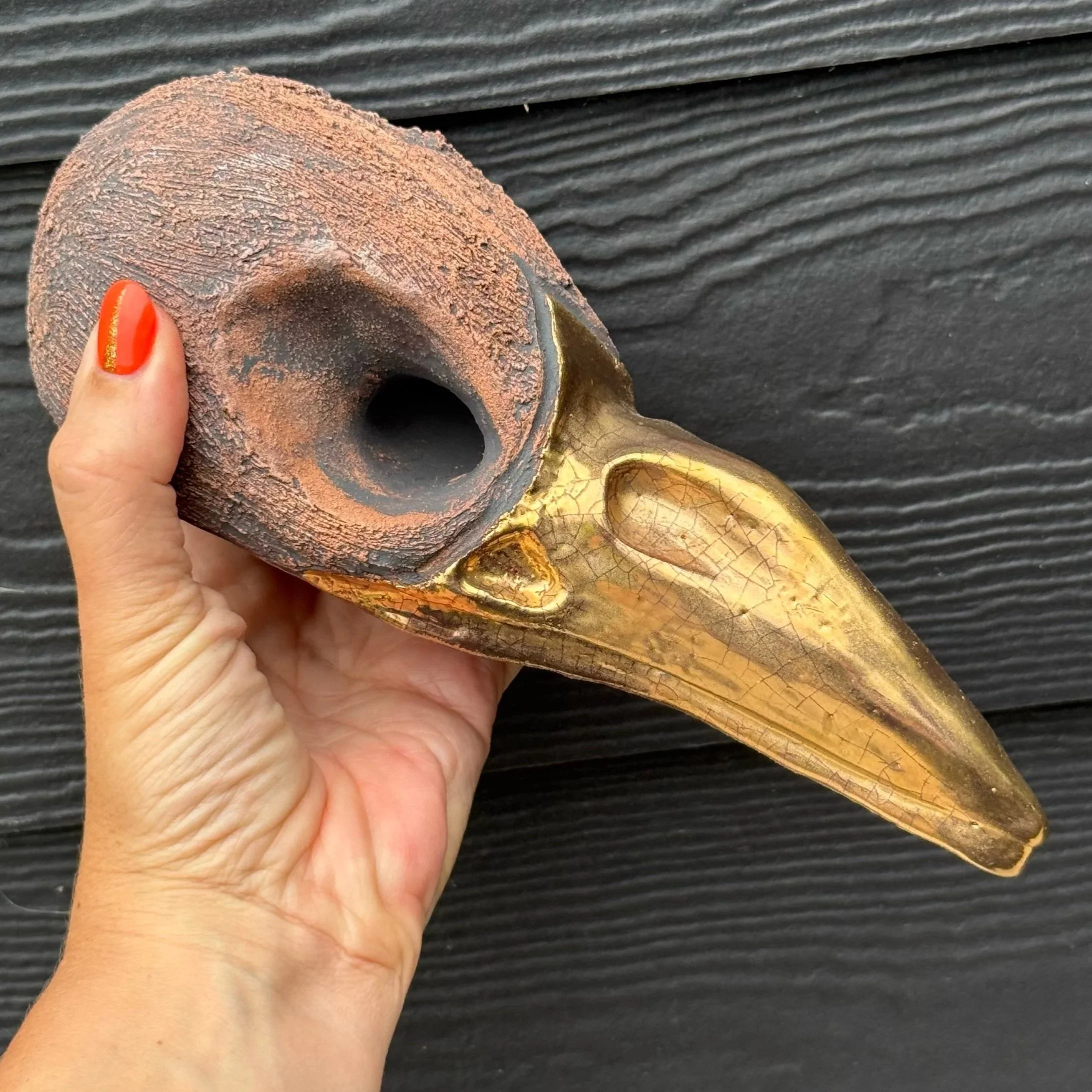 Golden Whisper – Ceramic Raven Skull Sculpture (Large)