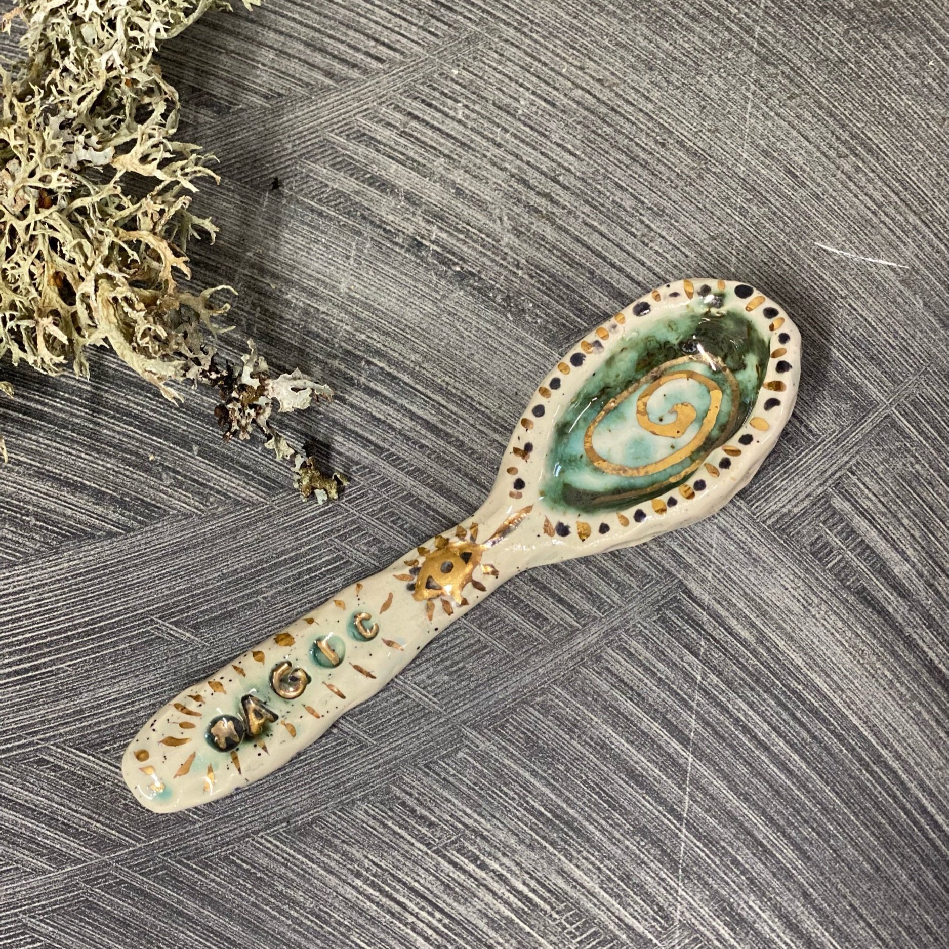 Medium ceramic magic spoon