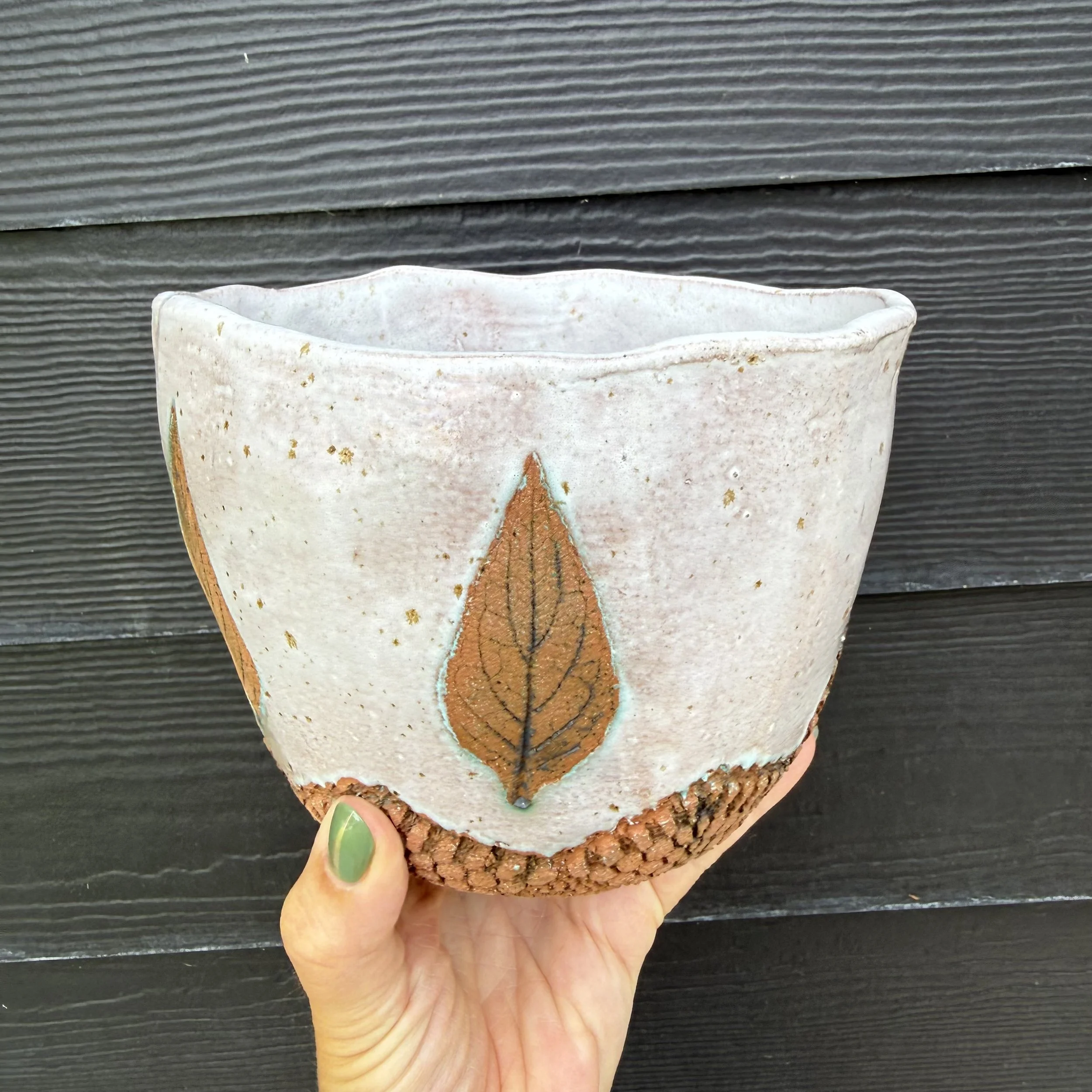 Alkanet leaf white terracotta planter large