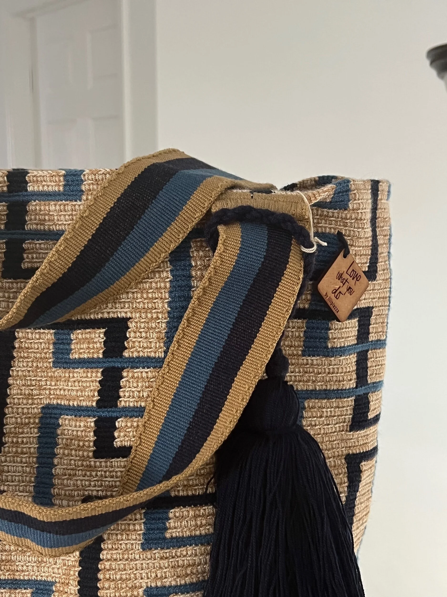 BFB88F30-24CB-409B-AF1A-028E8D5AECEC