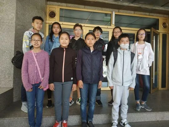 Youth participants in the 16 Guidelines English language classes, Ulaanbaatar, Mongolia, January 2018. Photo by Altangerel Tumurtogoo.