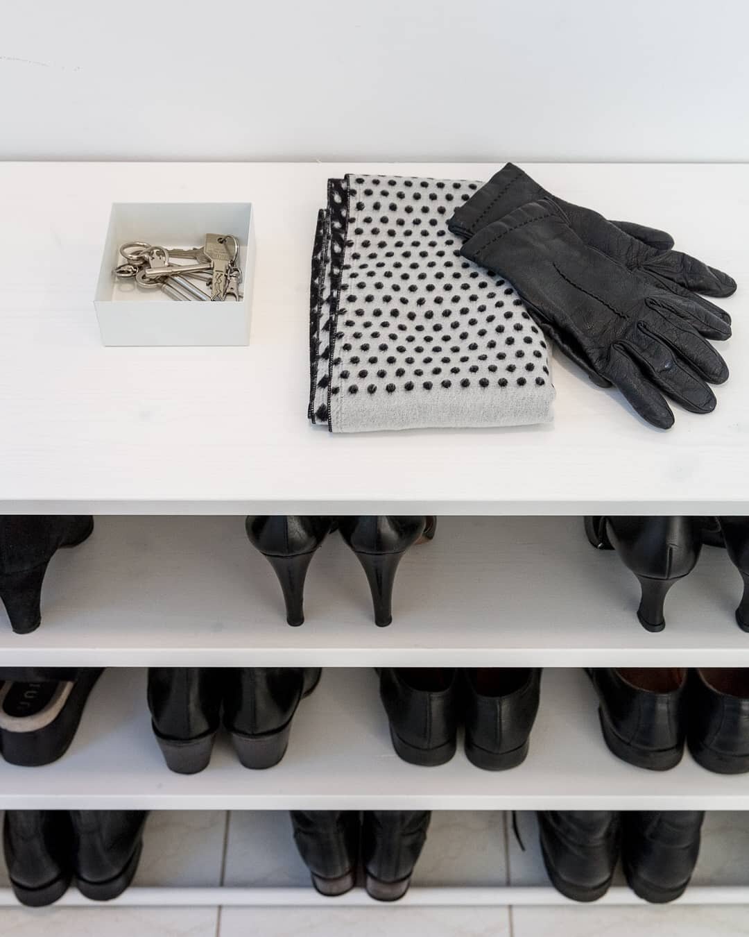 Ordnung ma&szlig;geschneidert auf deinen Eingangsbereich
#minimalistdesign #holzdesign #wohngestaltung #werkstueckeat