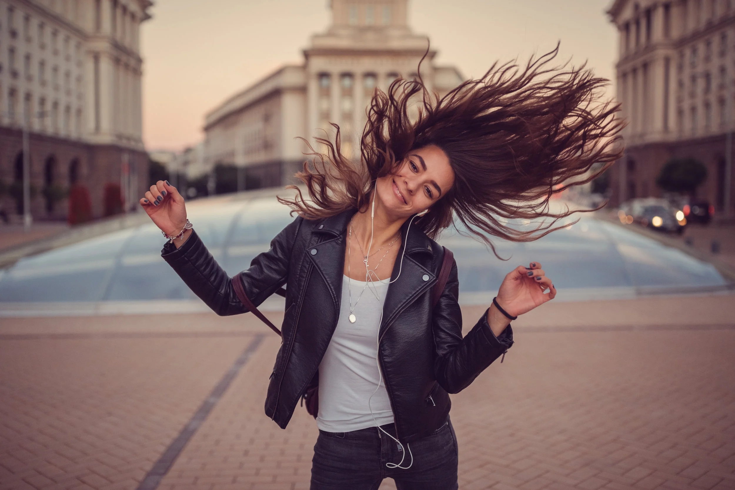 Girl-enjoying-the-music-638140468_5420x3613.jpeg