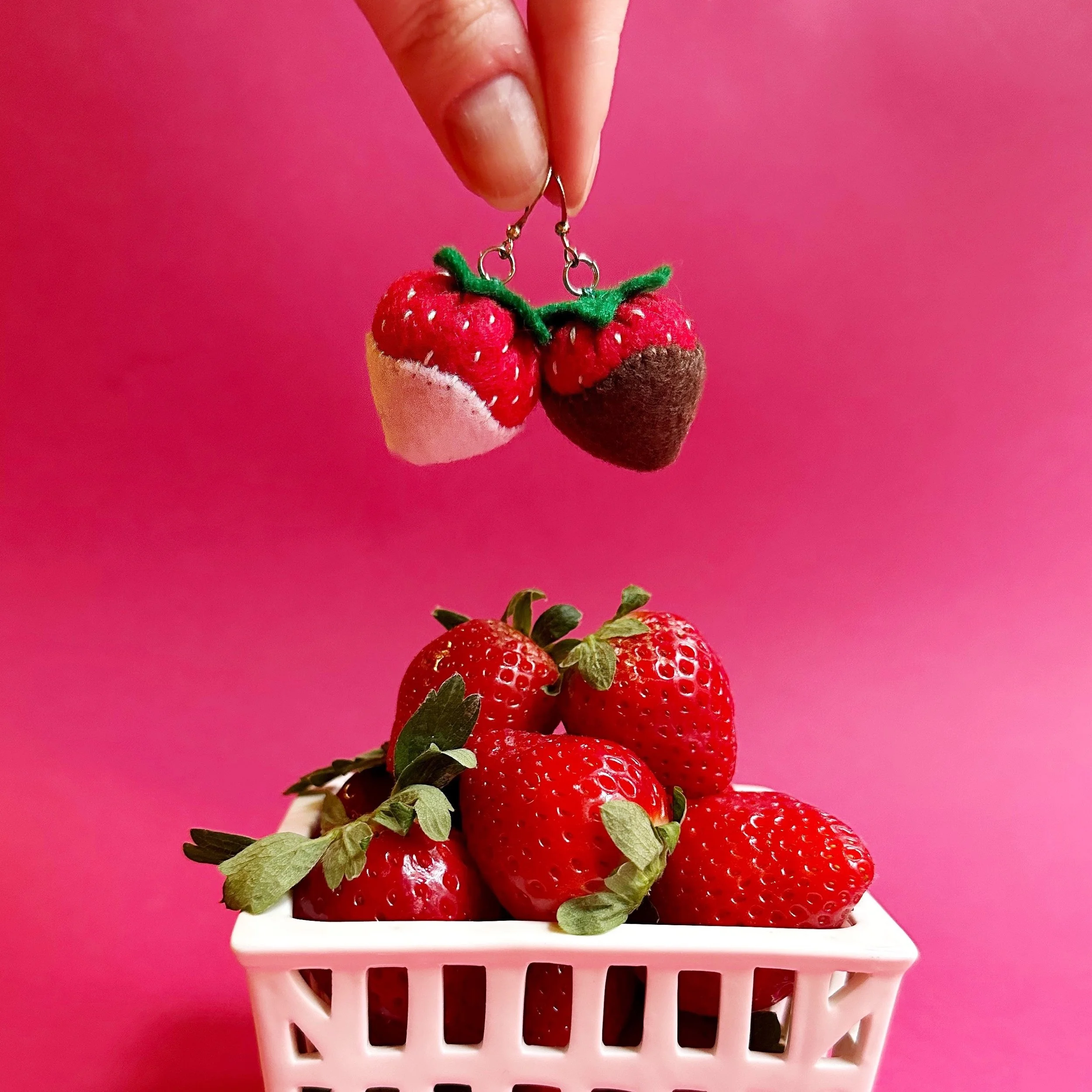 Felt Food: Chocolate Covered Strawberry Earrings (Brooklyn)