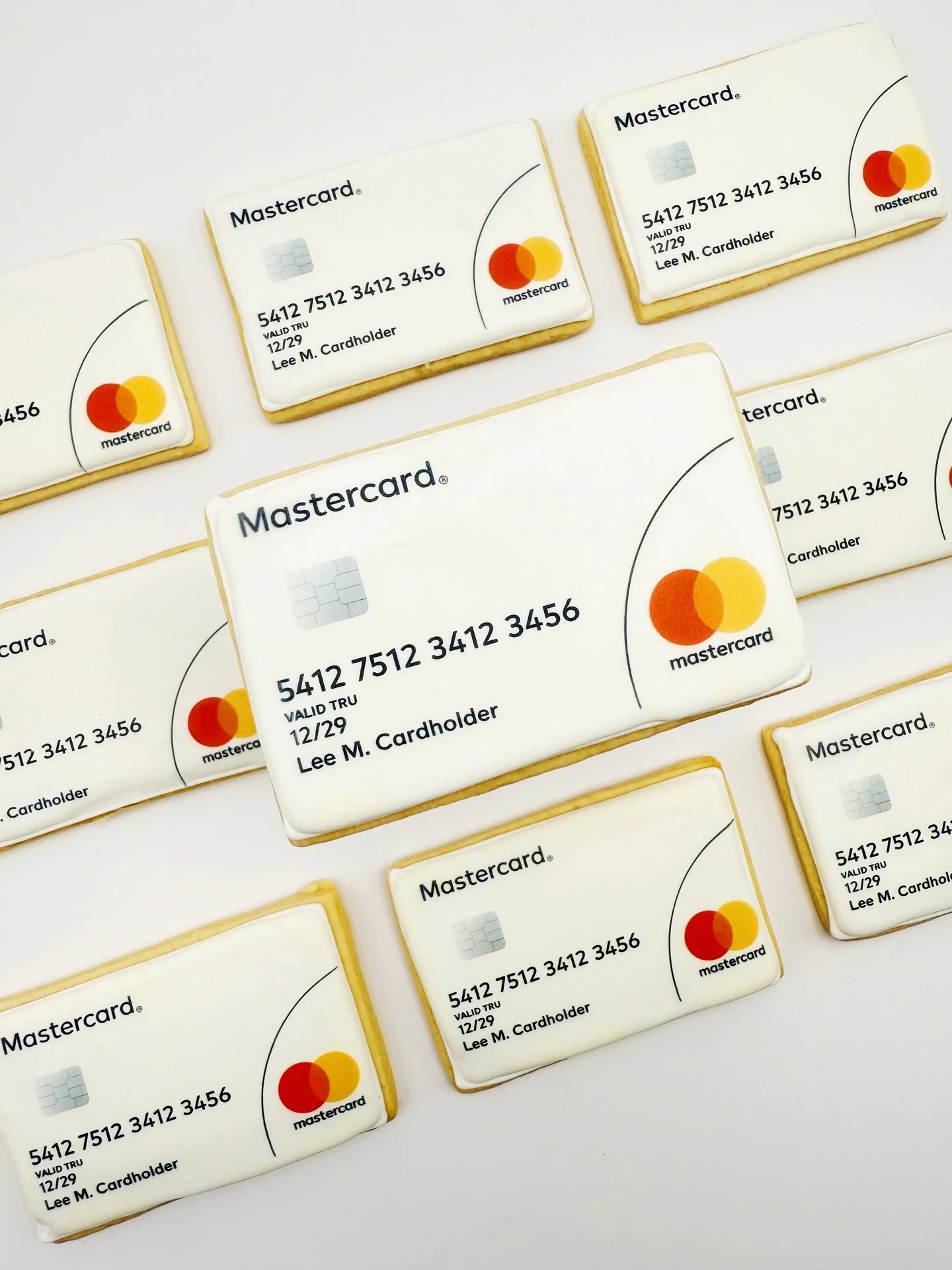 Santa brought us the project of our dreams this year! Thousands of cookies and branded marshmallows for the Mastercard Christmas Party in NYC! 🎄🎅🏼