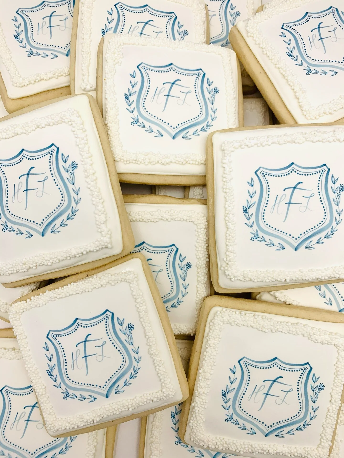 Move over graduation season, monogram season is coming in hot! 💍