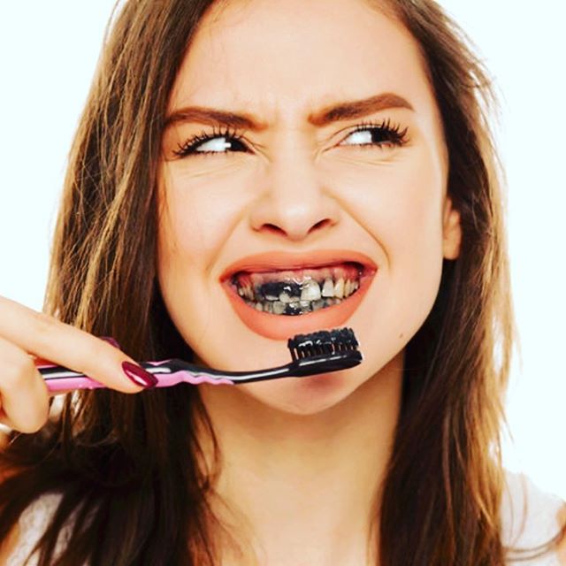 Have you tried the charcoal toothpaste craze? Don&rsquo;t! ❎
▪️
The charcoal can be abrasive on teeth and cause damage to your enamel. 😧
▪️
Stick to whitening toothpastes such as @crest 3D&mdash;my fav! Check it out at bit.ly/crest3dtoothpaste 🦷