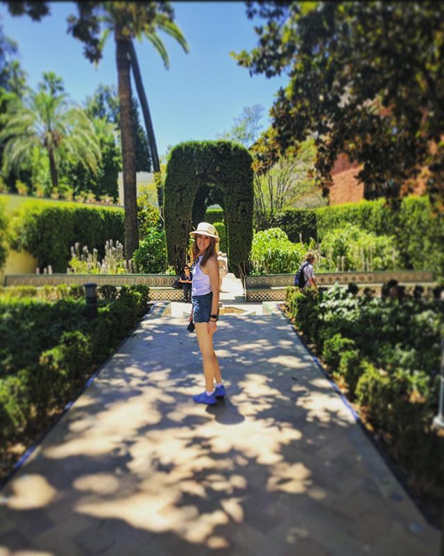 Traveling and helping people are two of my favorite things. 🌍📍Wandering the gardens in Seville
