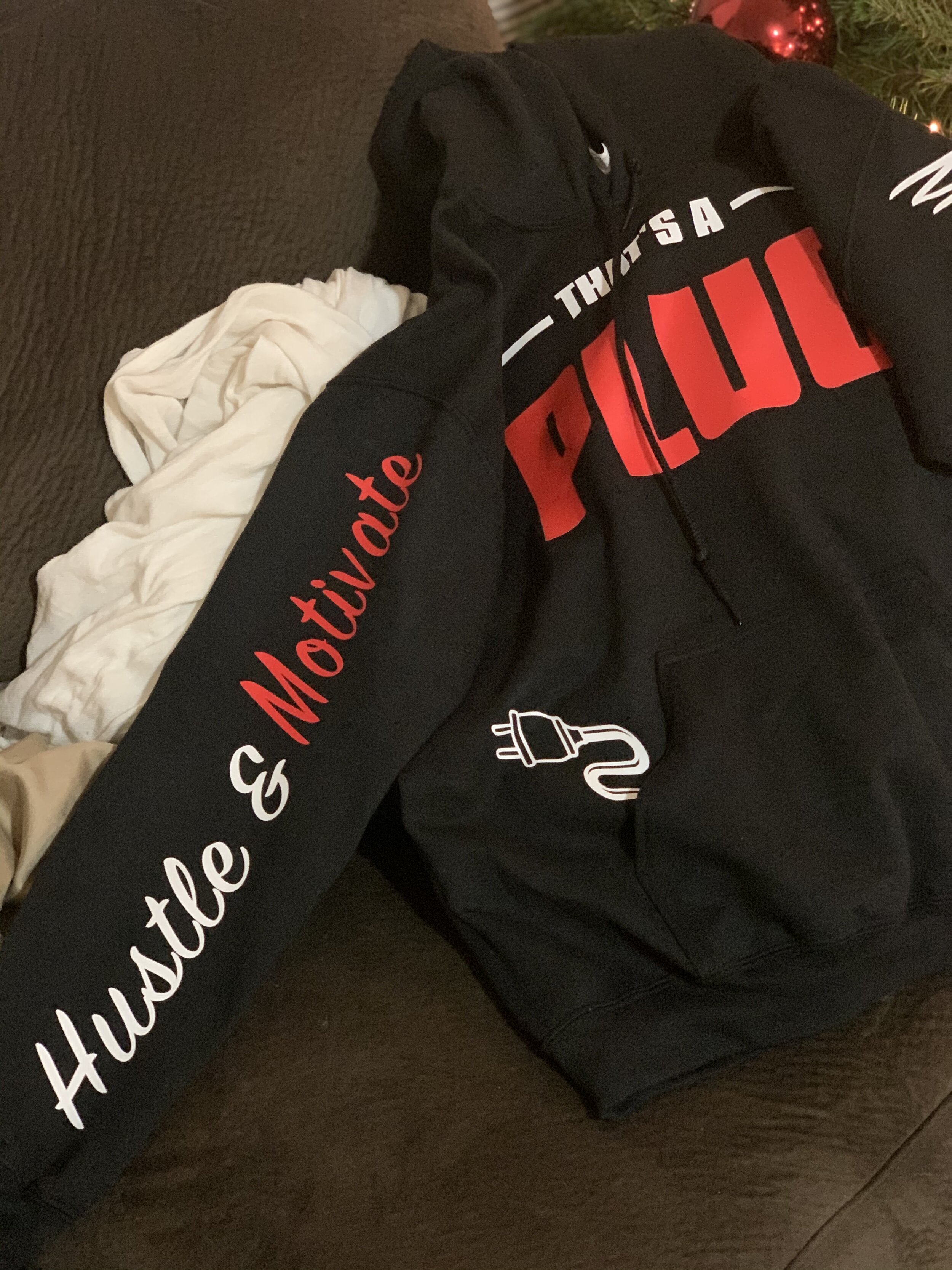 HUSTLE AND MOTIVATE HOODIE 