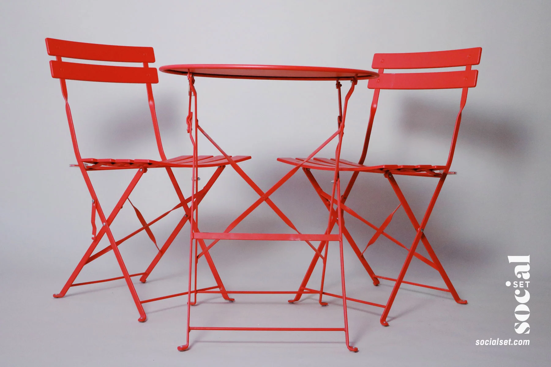 Coral Pantone 2019 Patio Set
