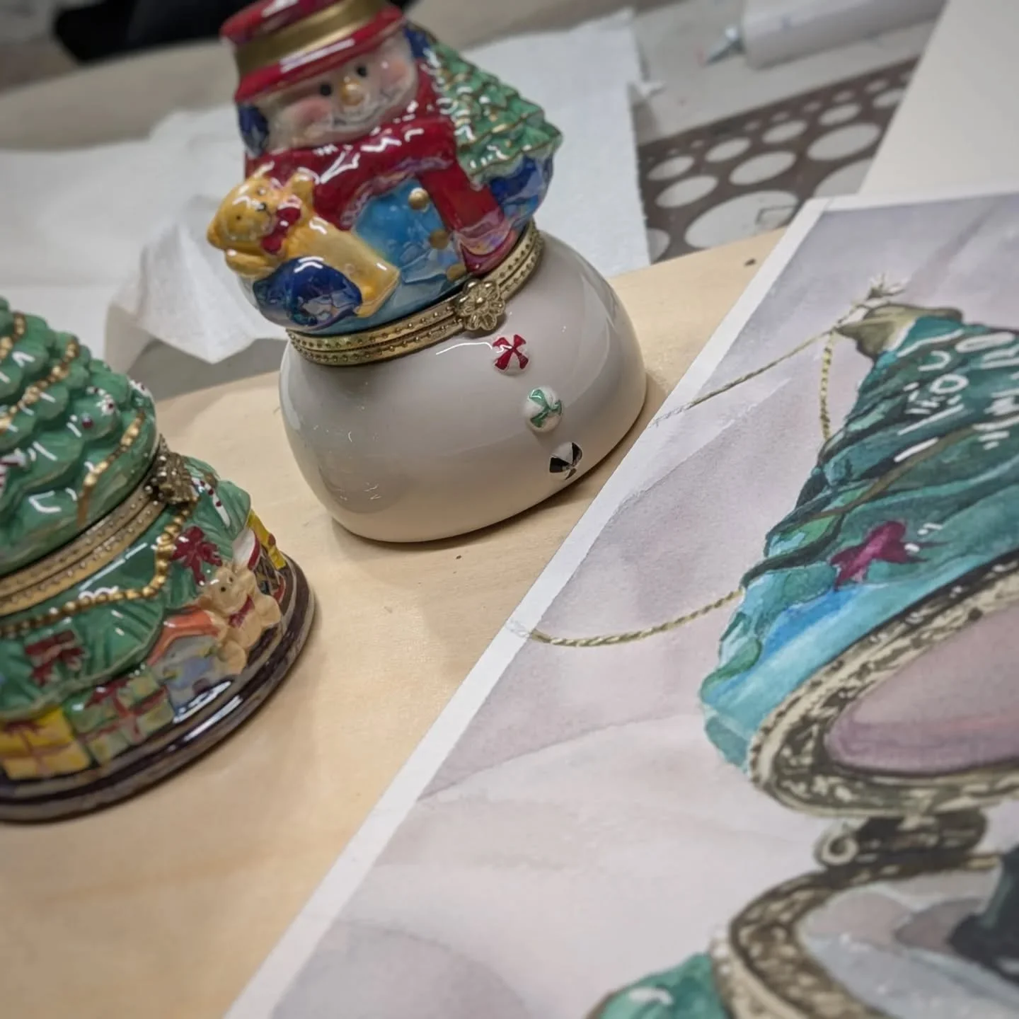 This is my latest piece "Vintage ornaments'! 

#holidayseason❤️ #aquarellepainting #watercolorartist #watercolour #canadianartist🇨🇦 #madeincanada #artstudio #holidayornaments #originalart #artforsale #arches #danielsmithwatercolors #mgrahamwat