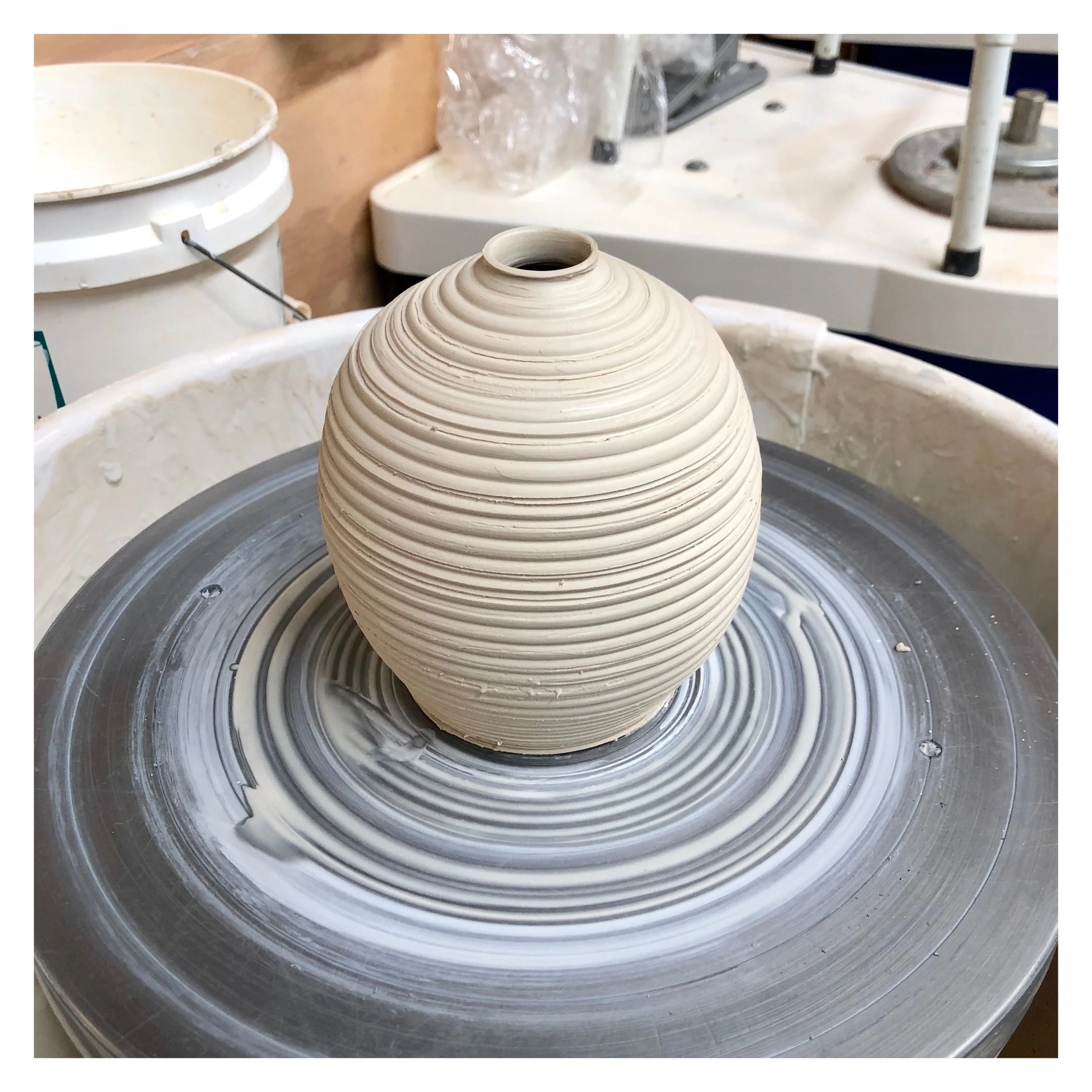 Texture a vase