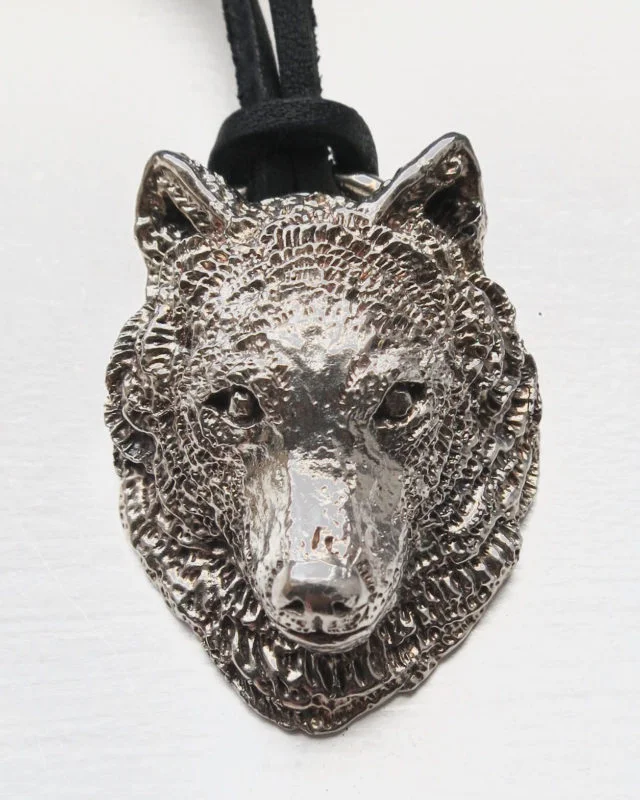 awolf-e1500830854687-640x800.jpg