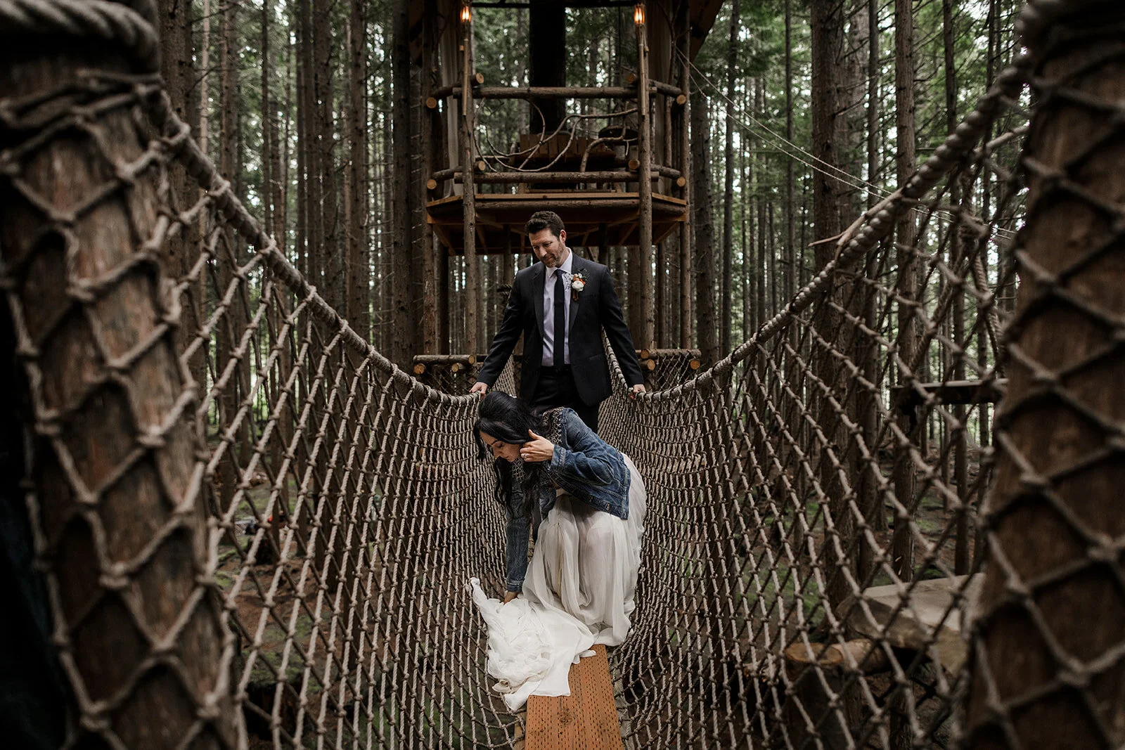 seattle-wedding-planner-adventure-elopement-runaway-with-me-elopements-emerald-forest-amber-tony-16