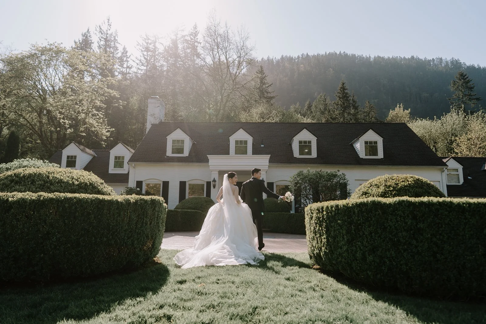 A Full-Service Wedding at Fox Hollow Farm in Issaquah, WA
