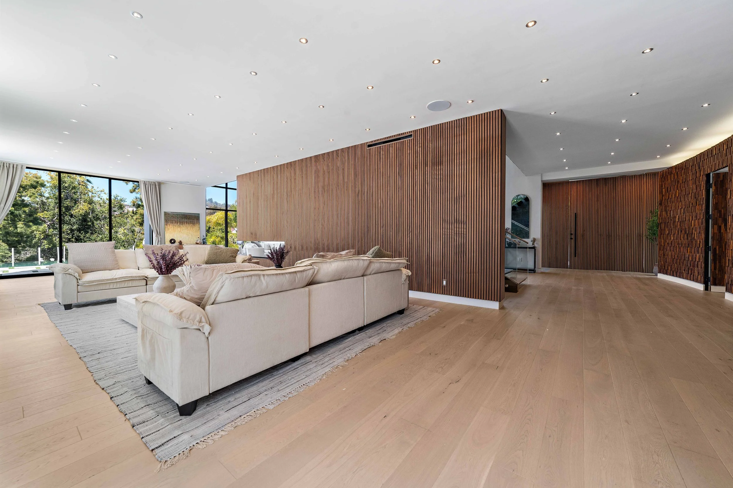 1024 Summit Dr-5.jpg