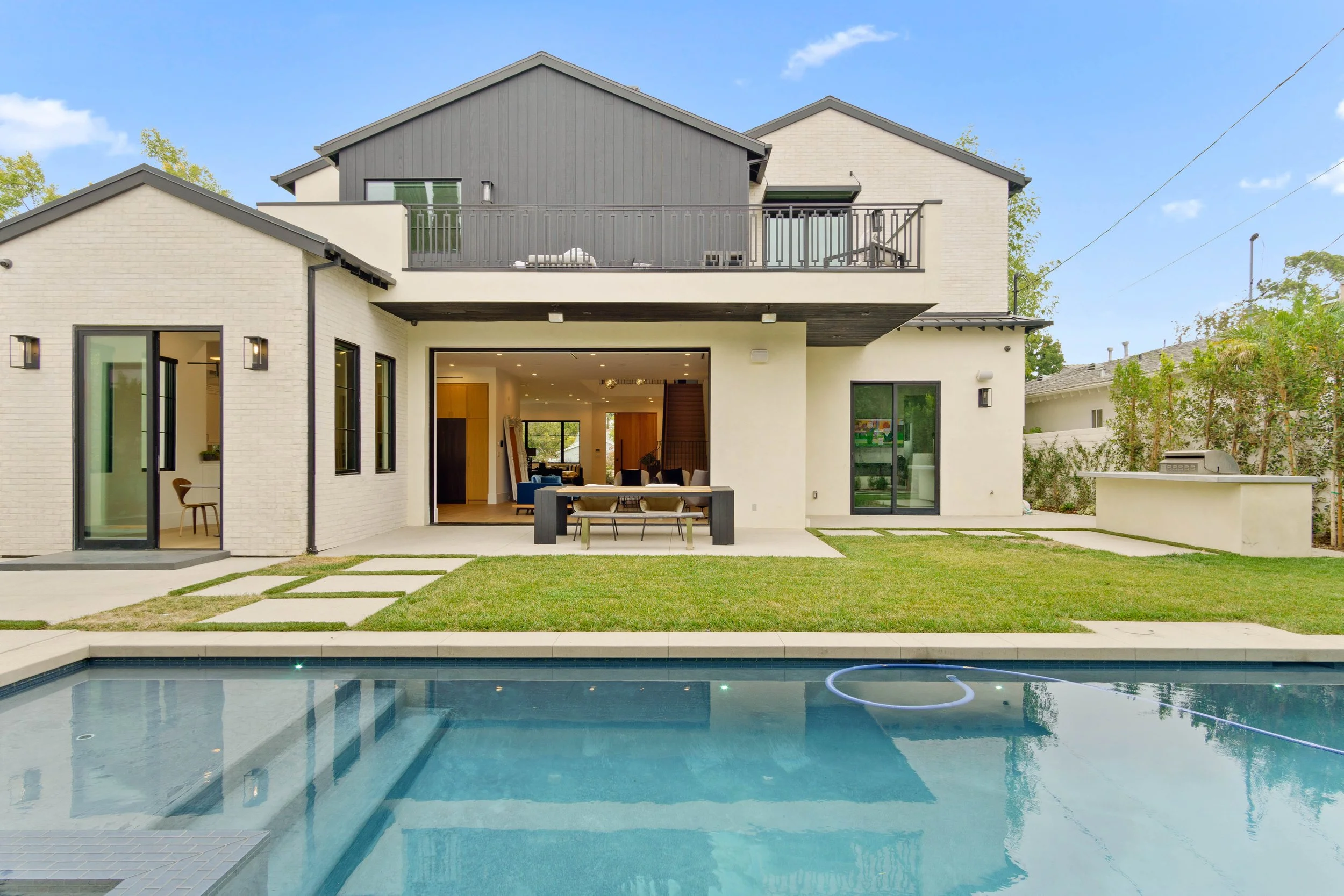 5041 Noreline Ave-51.jpg