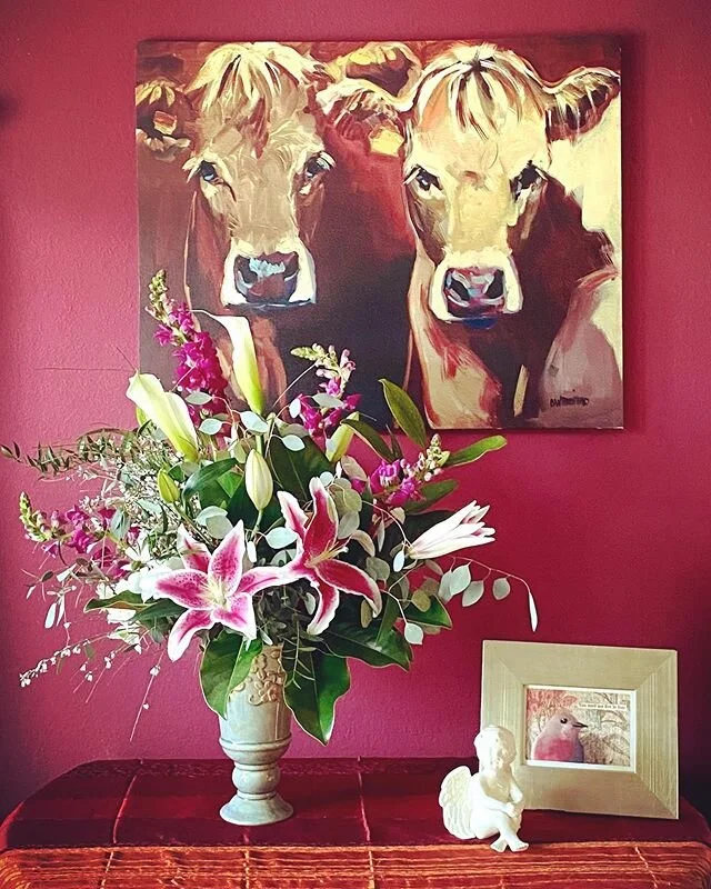 Bring flowers into your homes, even if it&rsquo;s just a sprig of rosemary. Perhaps place them on your altars. Surround yourselves with items that you love, that have meaning, and that bring you joy. Sending love💕 🌸💕 #flowerpower #iloveflowers #al