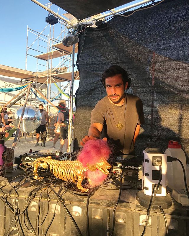 Flaco feeling himself and the music @ #kampapokalyptika 🔥
DJ Spencer Porter
🔥🔥🔥🔥
#burningman #industwetrust #fuckyourburn #dustyasfuck #pinkhairdontcare #burnergirls #blackrockcity #burningman2019