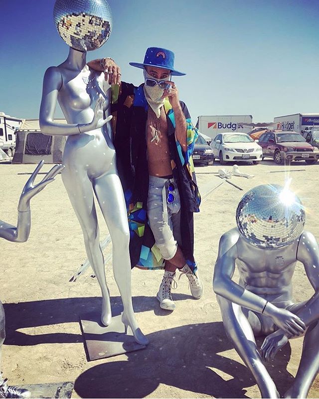 Always Disko-tastik @ #kampapokalyptika
Thanks for coming by to chill @lyricband (pretty sure this photo is from 2018 😉)
🔥🔥🔥🔥
#burningman #blackrockcity #burnergirls #burningman2019 #burningmanstyle #burningmanfashion #industwetrust #disco #disk