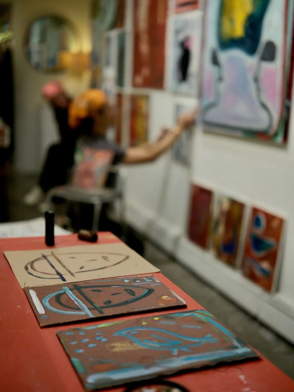 agog | adjective [ after verb ]: excited and eager to know or see more.

The show opens Thursday, 4&bull;30 &mdash; join us 6-8 pm to see new work by @nosmoderni 🐦&zwj;⬛

📷 @hivictorcastro