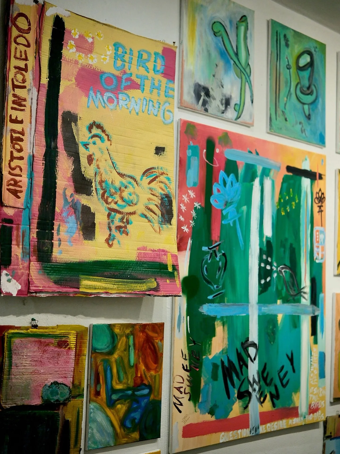 🐓🌞 Art for everyone &mdash;

Paper $50
Small $100
Medium $250
Large $500
X-Large $1,000

Zines $3
Chapbooks $12
Stickers ((free))

Care of @nosmoderni 

Come by and buy 🏁 support local arts, and consider too the nearness of benignant strangers 🌾
