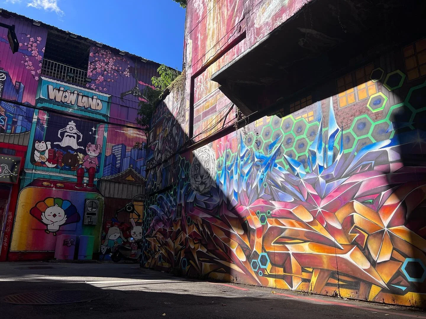 Colourful Street Corner #nofilter #streetsnap #shotoniphone #taipei #streetgraffiti #iphonephotography #4funview