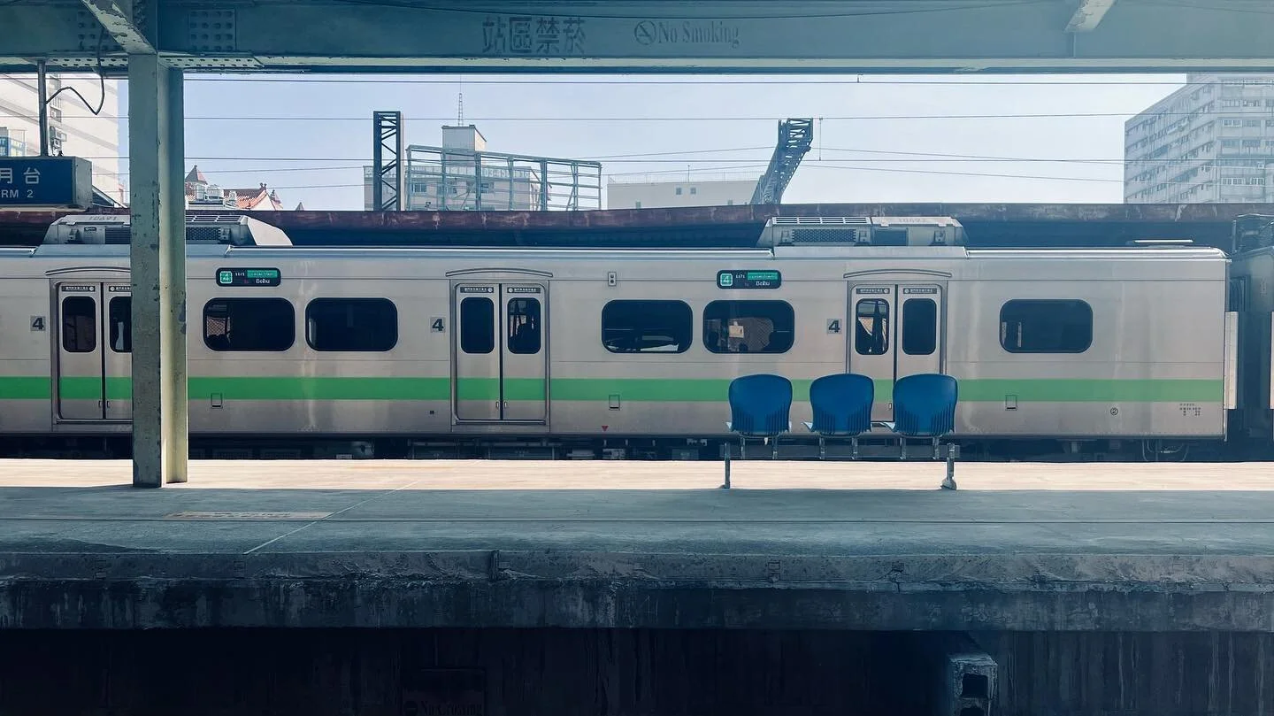 We are all passengers #4funview #shotoniphone #iphonephotography #streetsnap #railway #citywalk