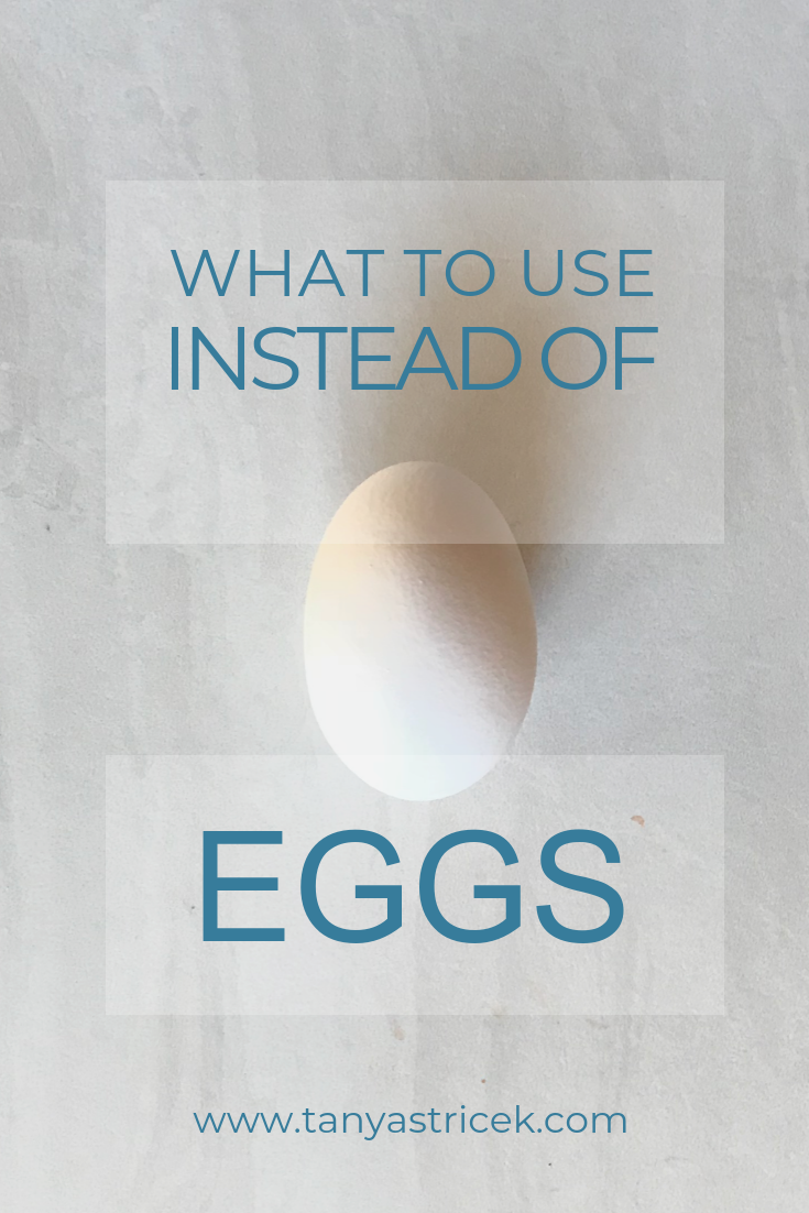 How to substitute an egg? Flax, applesauce, chia seed … grab your egg replacement cheat sheet!