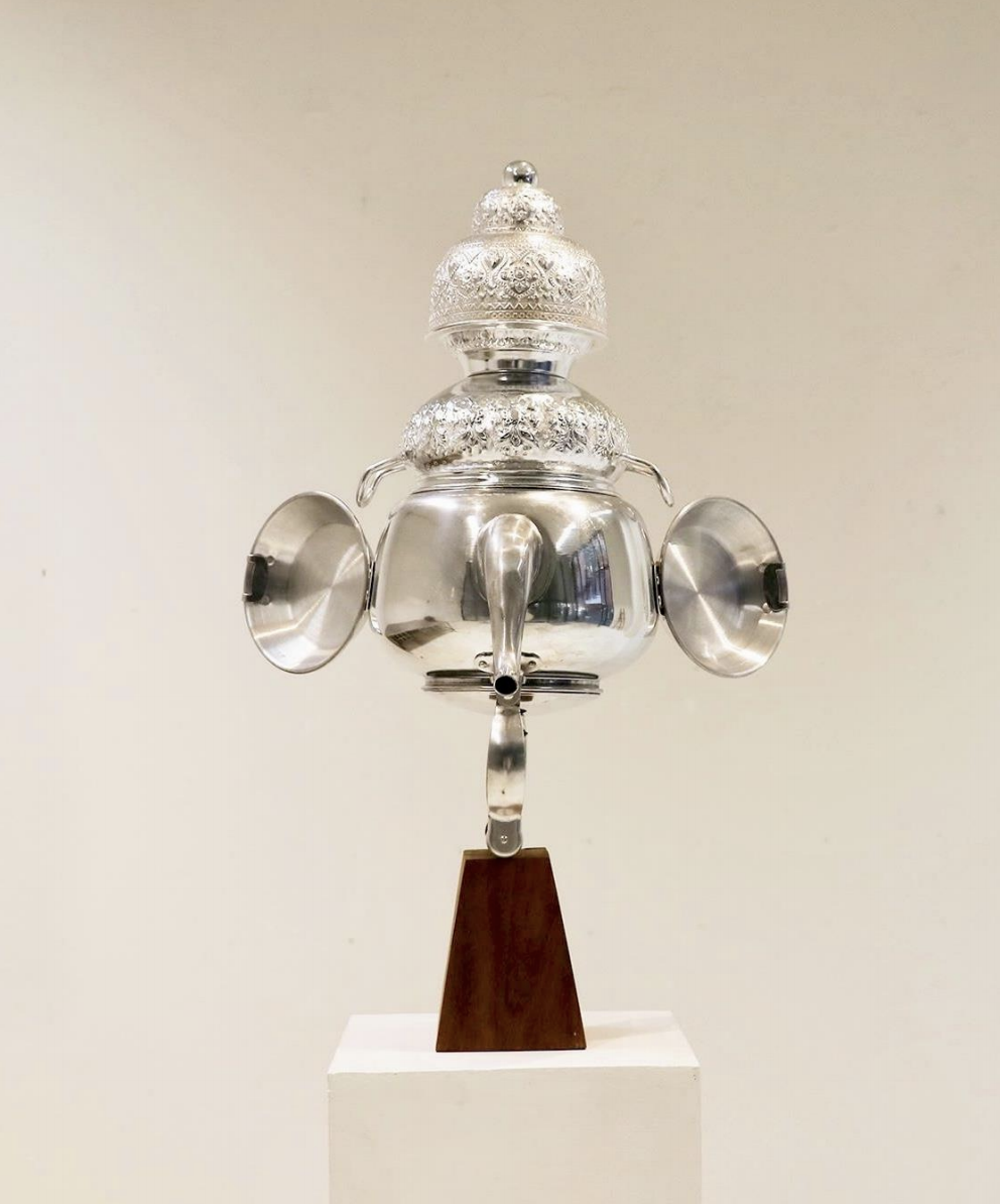 Komkrit Tepthian, God of Wisdom , 2017, Aluminium Kettle, Crystal, Bowl & Wood Block, 52 x 80 x 33 cm. Courtesy of the artist & Art Seasons