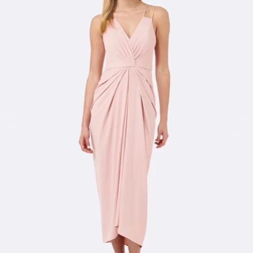 Assisting a friend with her wedding dress, 2nd time around. This gorgeous dress from forever new looks so great on her. Ticks all the boxes of feminine, pastels and flattering!