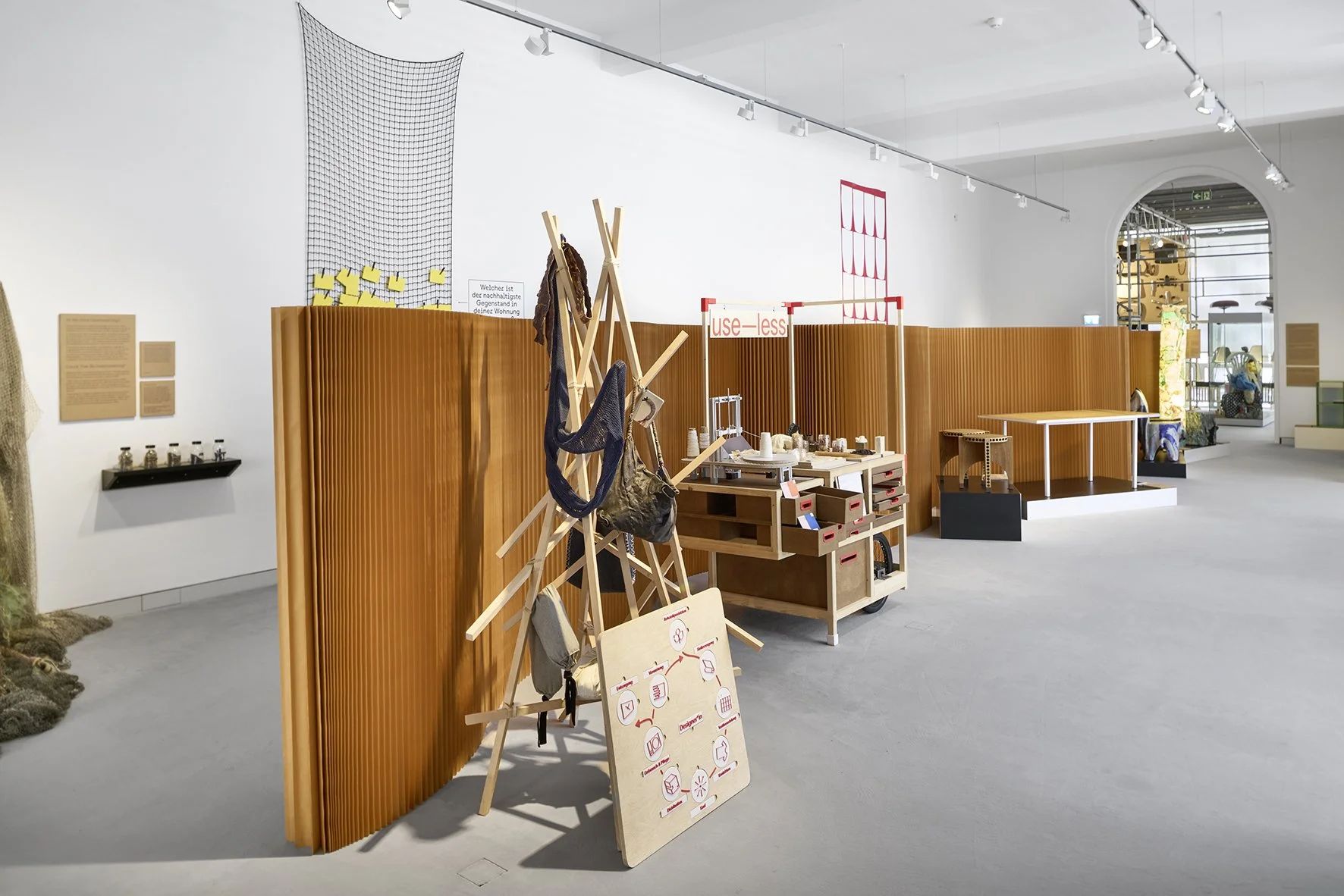 Ausstellungsansichten Circular-Fun Design#022 CR.jpg