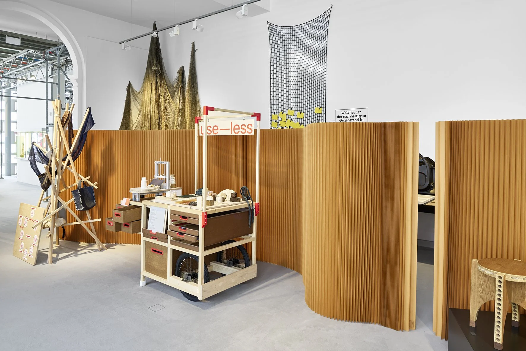 Ausstellungsansichten Circular-Fun Design#023 CR.jpg