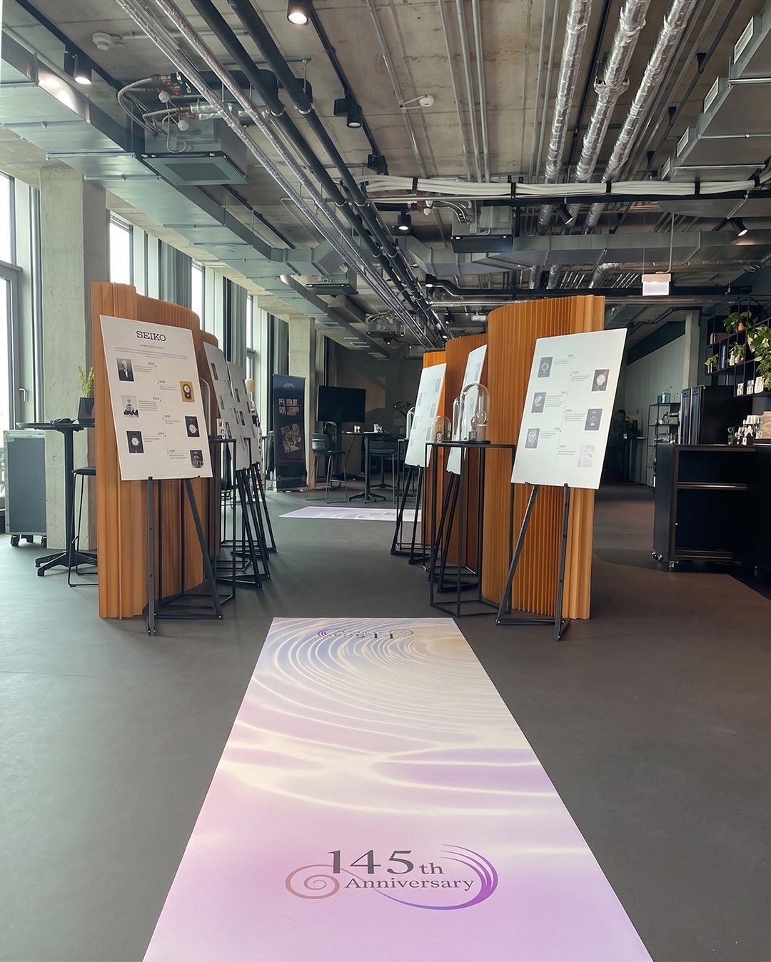 Projektupdate: Auf der diesj&auml;hrigen @seiko.de Roadshow werden unsere Raumteiler softwall von @studio_molo als Backdrop f&uuml;r Exponate und zur Zonierung der Eventfl&auml;che eingesetzt. Die flexible, organische Form von softwall l&auml;sst sic