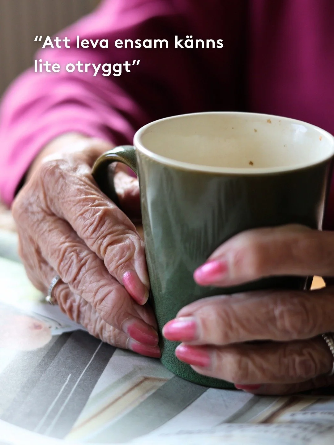 Forskning visar att ofrivillig ensamhet skadar oss lika mycket som r&ouml;kning. Ensamma &auml;ldre har h&ouml;gre d&ouml;dlighet &auml;n icke ensamma &auml;ldre och riskerar att tidigare drabbas av hj&auml;rtinfarkt, stroke, cancer eller demenssjukd