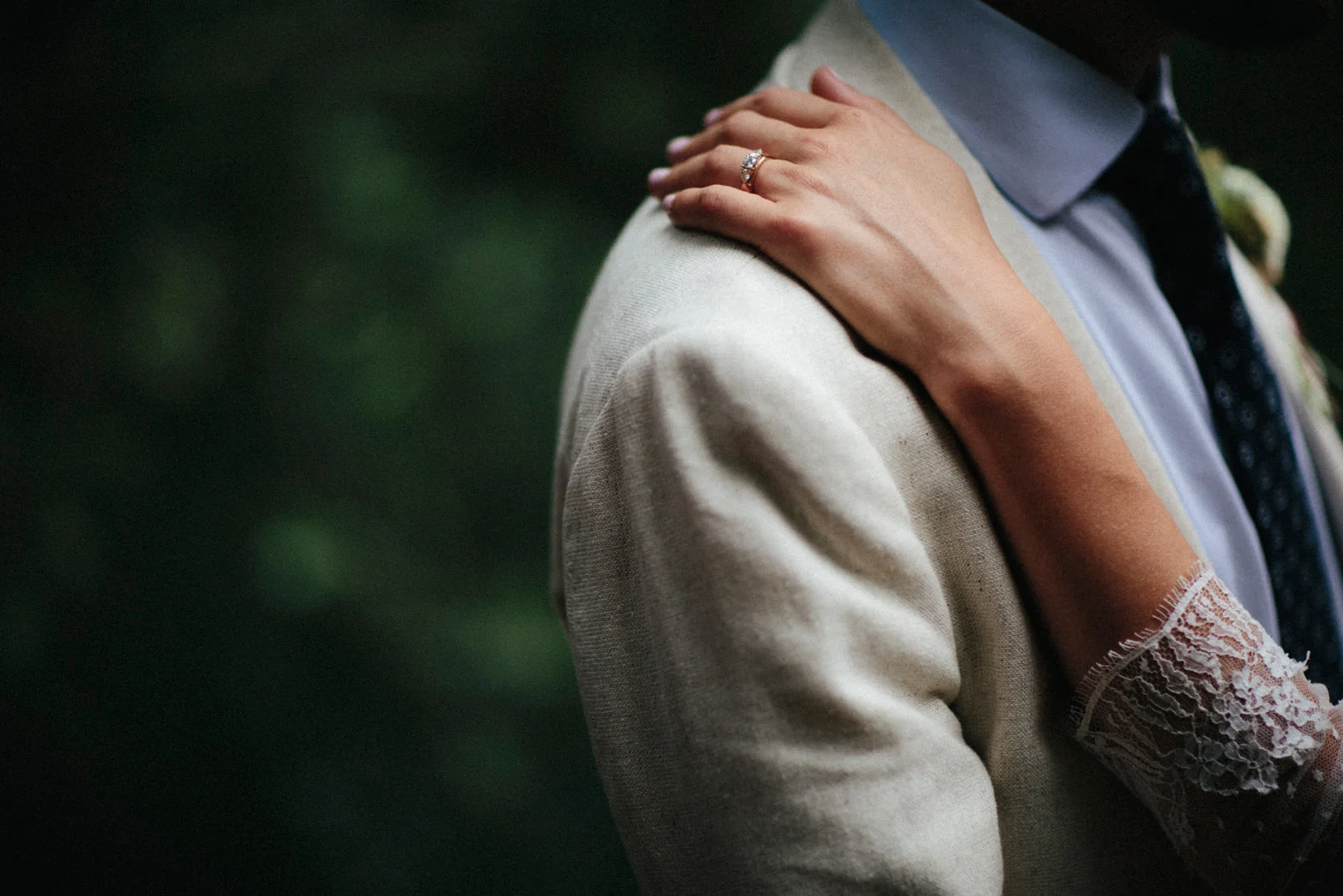 WEDDING PHOTOGRAPHY AT CORNISH TIPIS (162).jpg