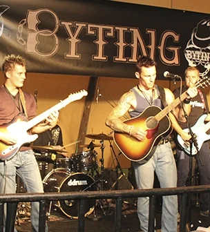 COUNTRY FEST MED "BYTING"
