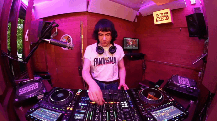 DJ