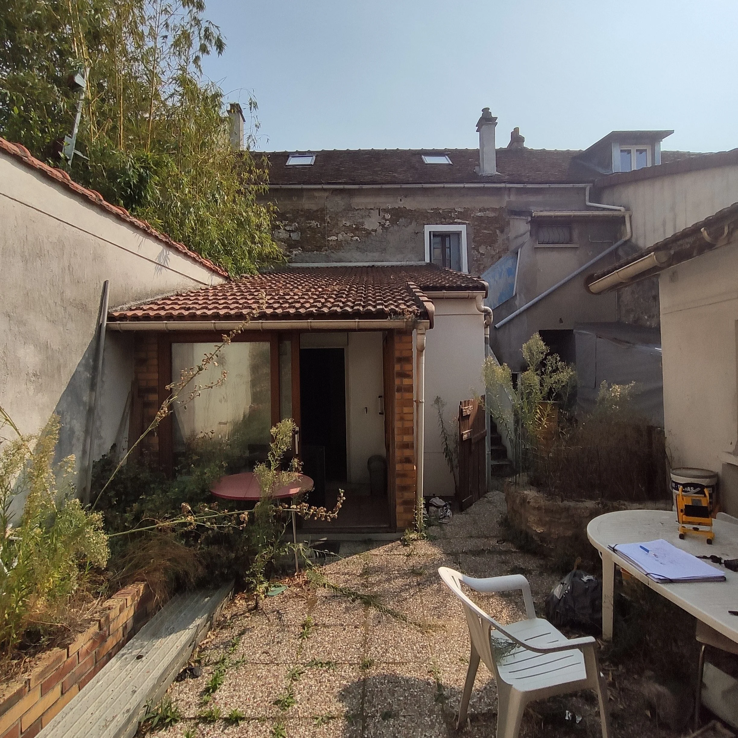   Vue depuis la cour intérieure  