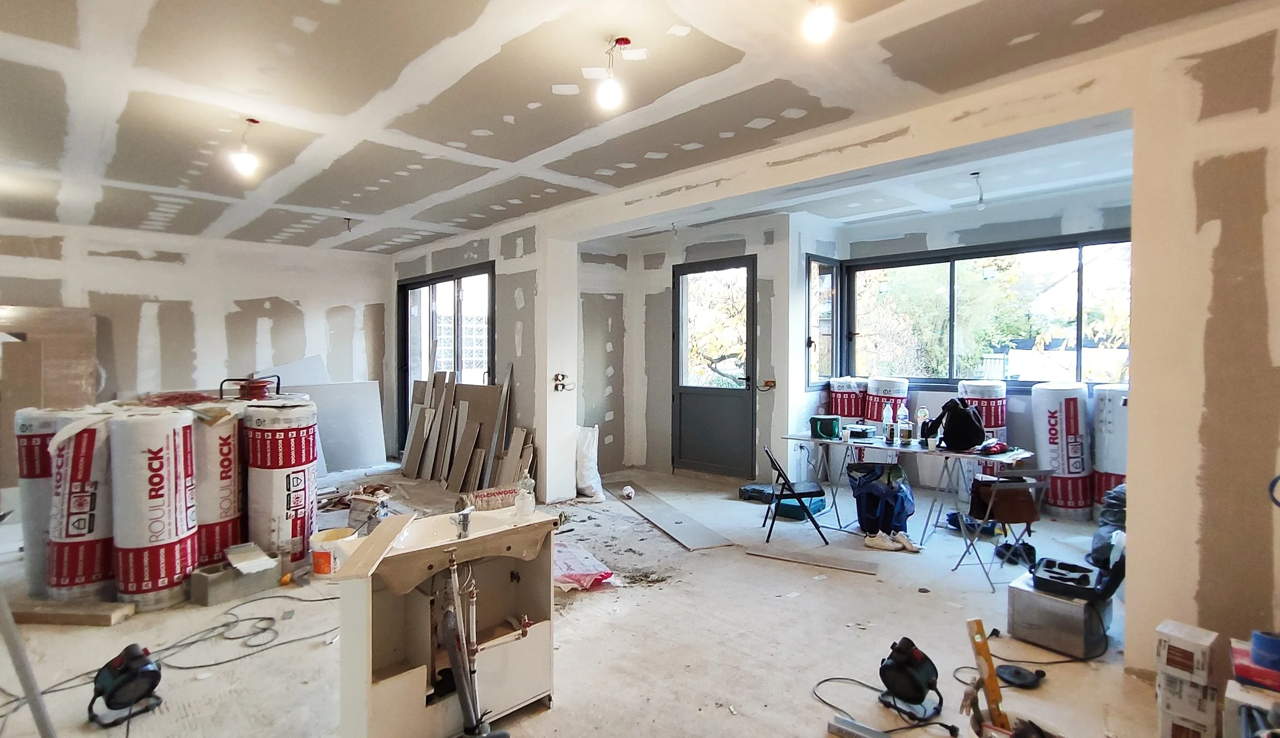   Chantier  : vue depuis la future cuisine  