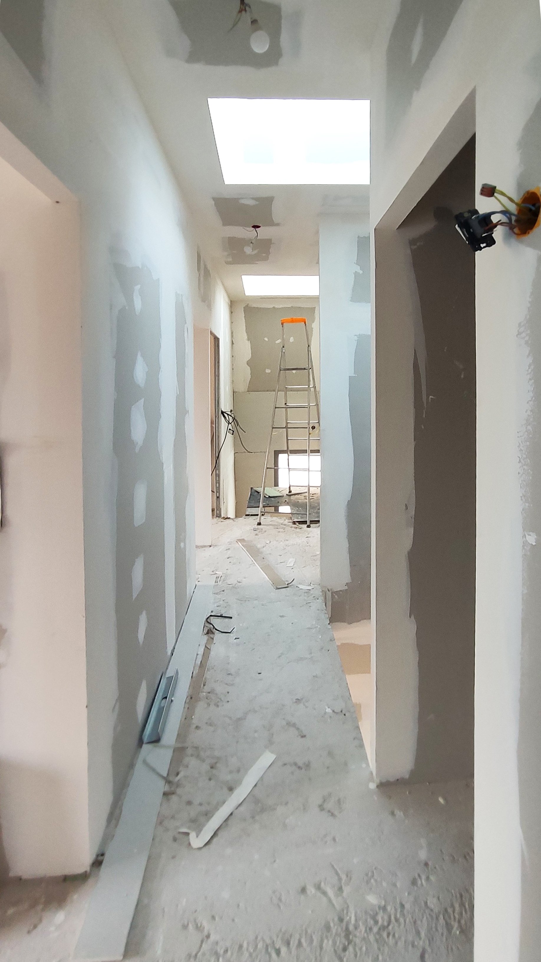   Chantier  : vue depuis le dégagement au R+1  